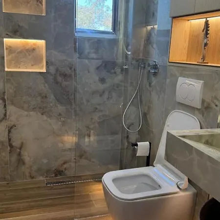 Cozy Sea Escape Qerreti Apartment